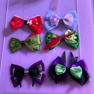 Per-worn Disney Hair Bows